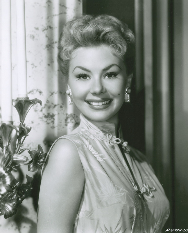 Mitzi_Gaynor_b35