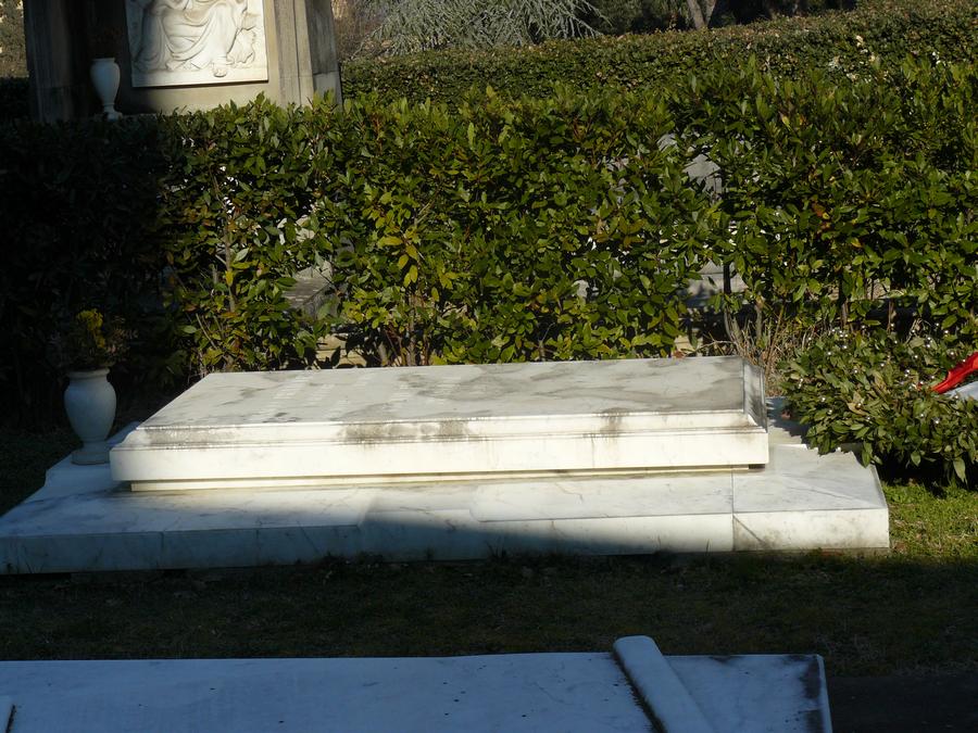 i010803