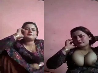 Big boobs are displayed in Pakistani bhabhi sex on call.
