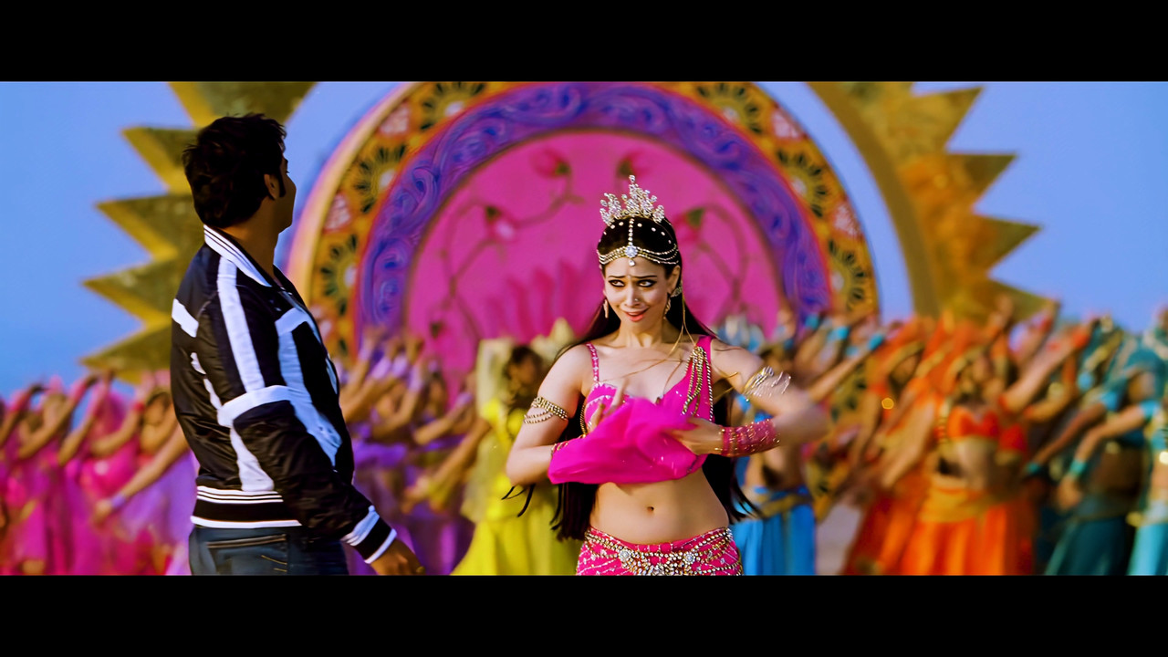 Tamanna Hot Song From Himmatwala Naino Main Sapna 4K (Best Quality).mp4_snapshot_00.32_[2021.04.05_1