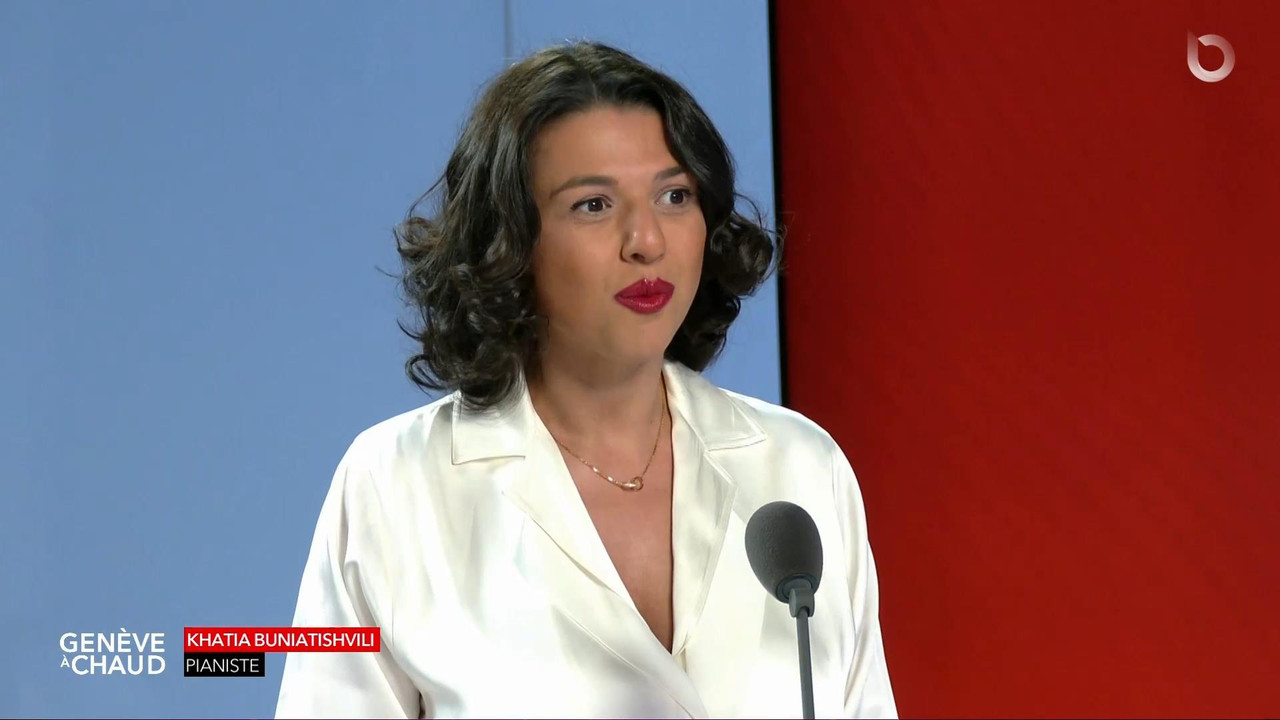 10.13 - 04.06.00 - Genève à Chaud. Le débat politique et citoyen prés....ts_snapshot_01.59_[2021.10.