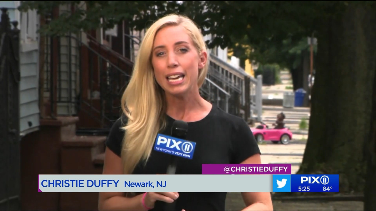 08.01 - 22.00.00 - PIX11 News at 5..ts_snapshot_00.31.23.222