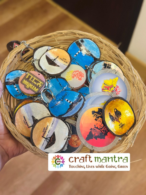 Souvenirs & Handicrafts image 1