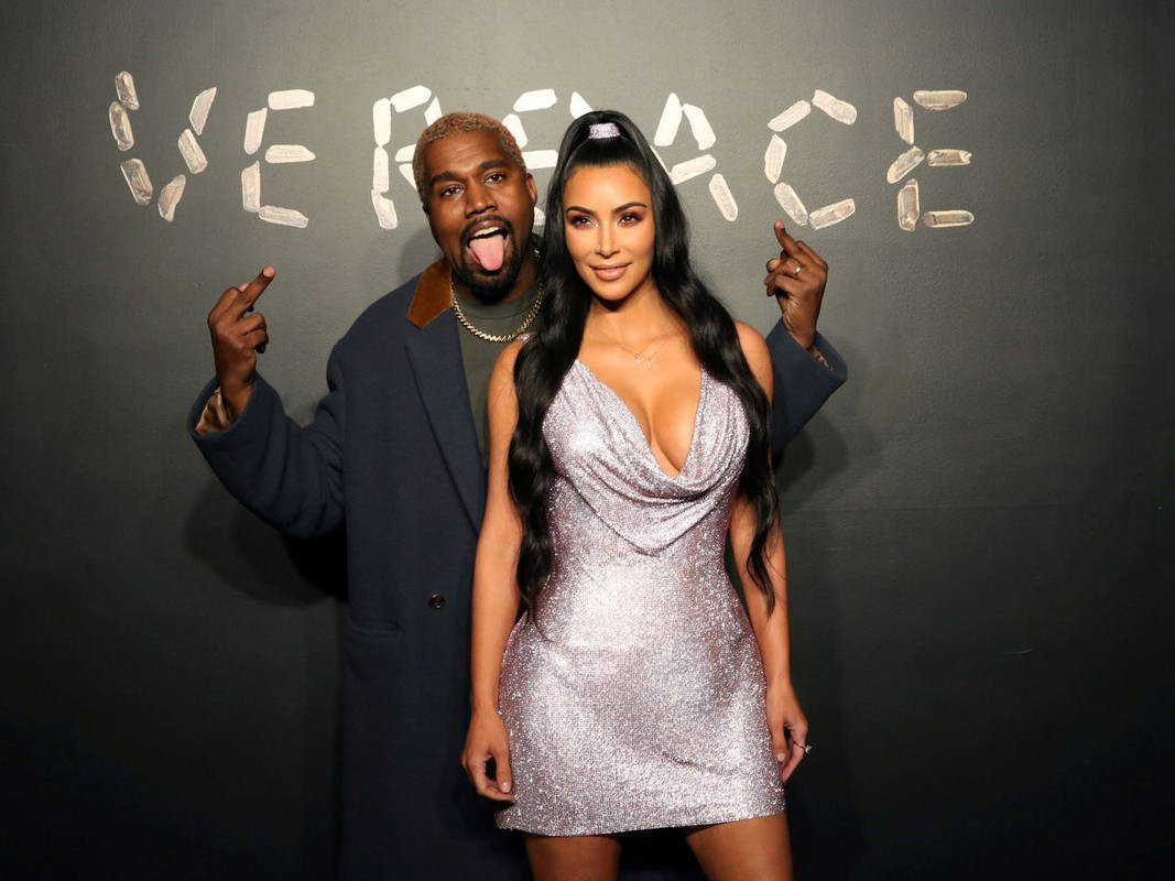 Kanye West decepciona a sus fans, pide pagar por escuchar 