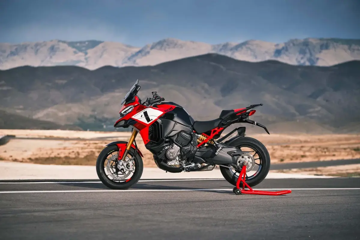 Спортивный турэндуро Ducati Multistrada V4 Pikes Peak 2022