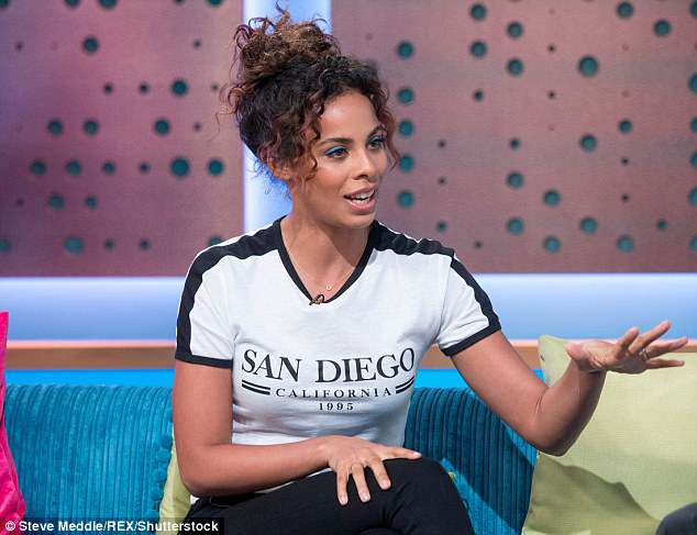 4BAE44A400000578-5671655-image-m-99_1525023878113