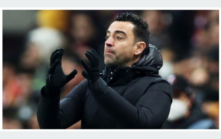 Impiden a Xavi Hernández abordar el avión a Estados Unidos con el Barcelona