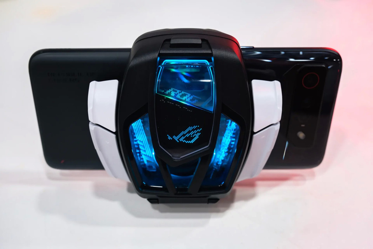 ASUS-ROG-Phone-7-9794-congngheviet-1920x1280.jpg
