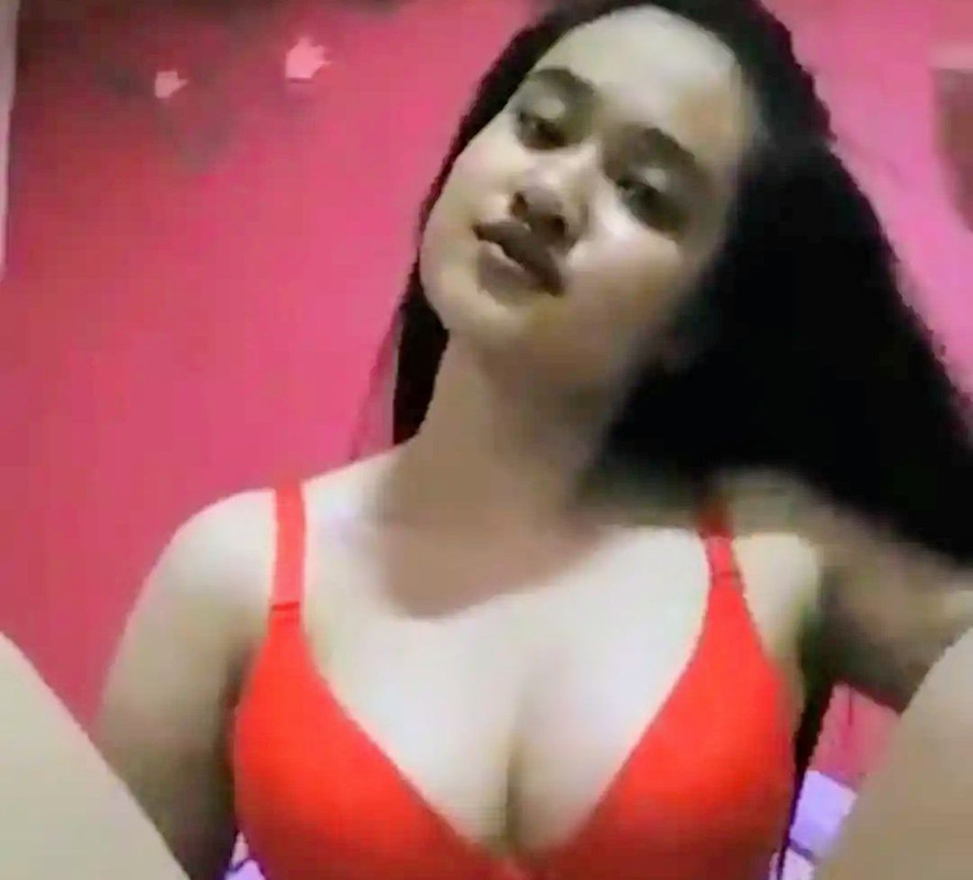 Indian bhabhi very horny full nude and rubbing pussy