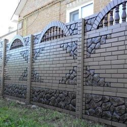 Постройка декоративных бетонных заборов в Киеве на любой выбор: большой ассортимент лучших предложений