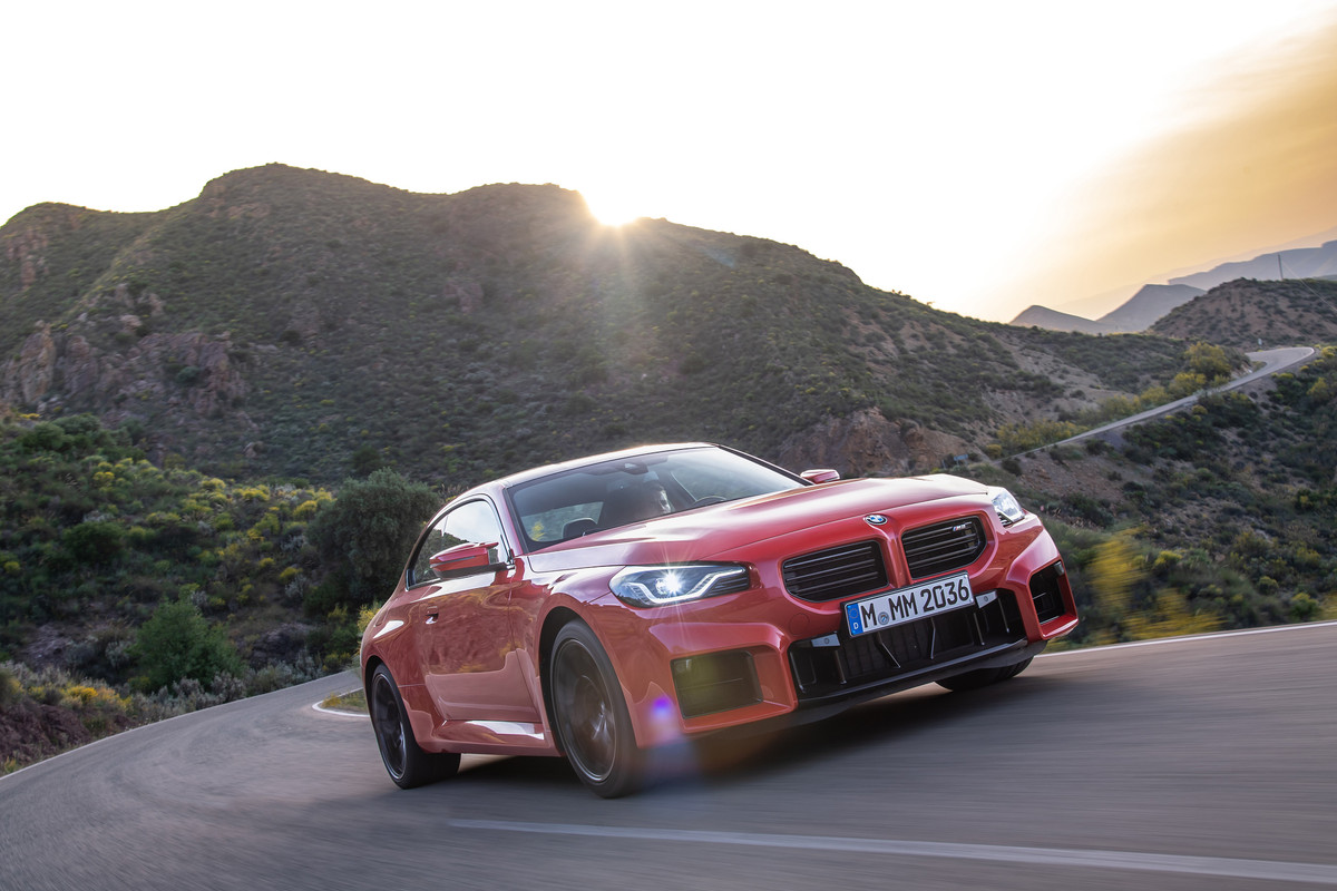 P90481893_highRes_the-all-new-bmw-m2-c