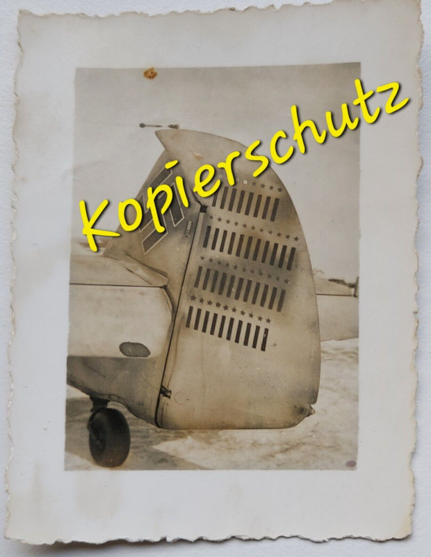 Orig. Foto Flugzeug Me 109 Jäger Mit Bilanz Striche Leitwerk Ost und Westfront