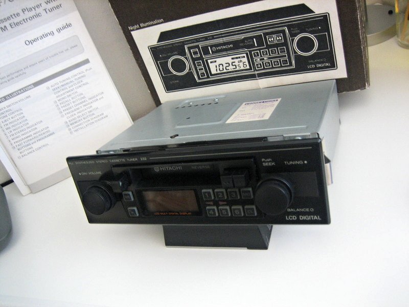 [Bild: HITACHI-Autoradio-232-005.jpg]