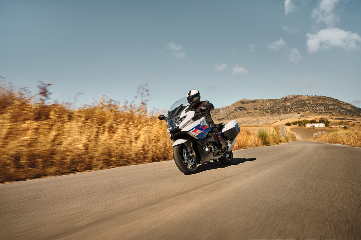 P90440560_highRes_bmw-k-1600-gt-10-202