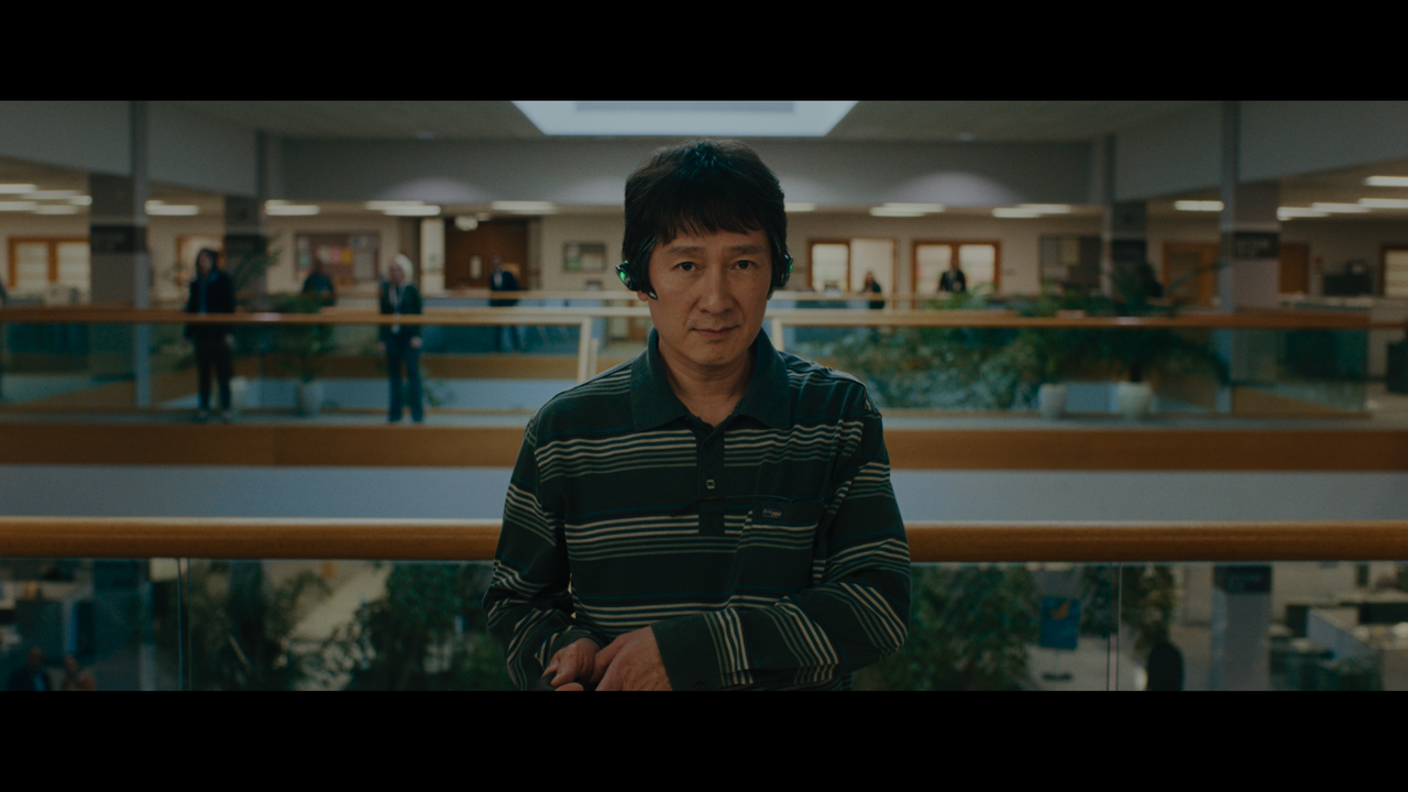 Everything.Everywhere.All.at.Once.(2022).BDRemux.2160p.mkv_snapshot_00.29.09_[2022.07.05_09.36.46]