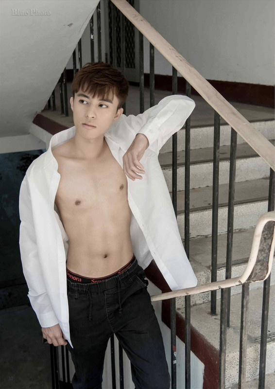 Blue Photo No.78 (Non-sex) - Em bot mới lớn và con cặc giả