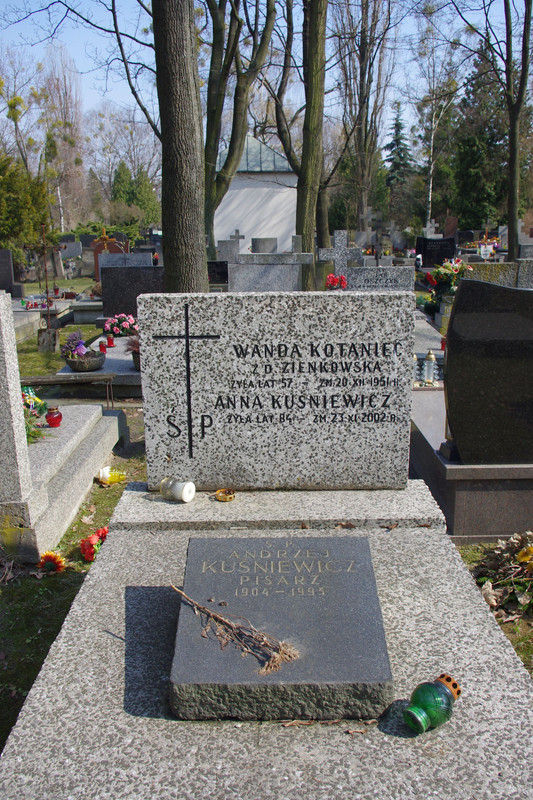 Andrzej_Kuśniewicz_(grób)