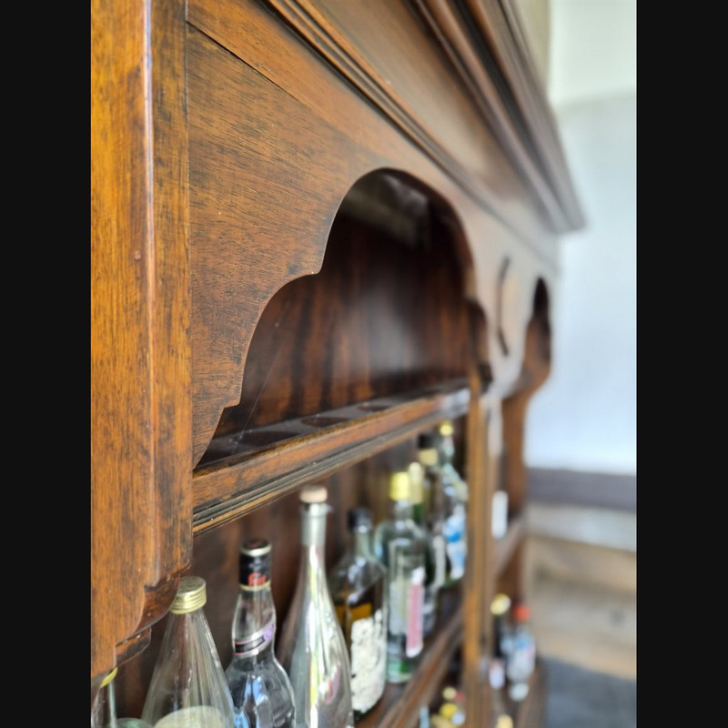 FUJ125 Hausbar mit Theke Regal Hockern url 09