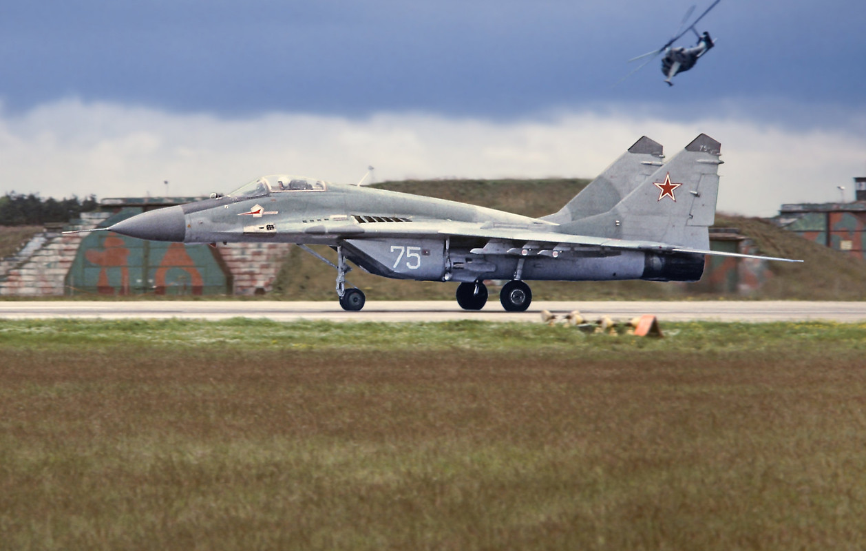 787. IAP, Mig-29 75 white_2 (2)
