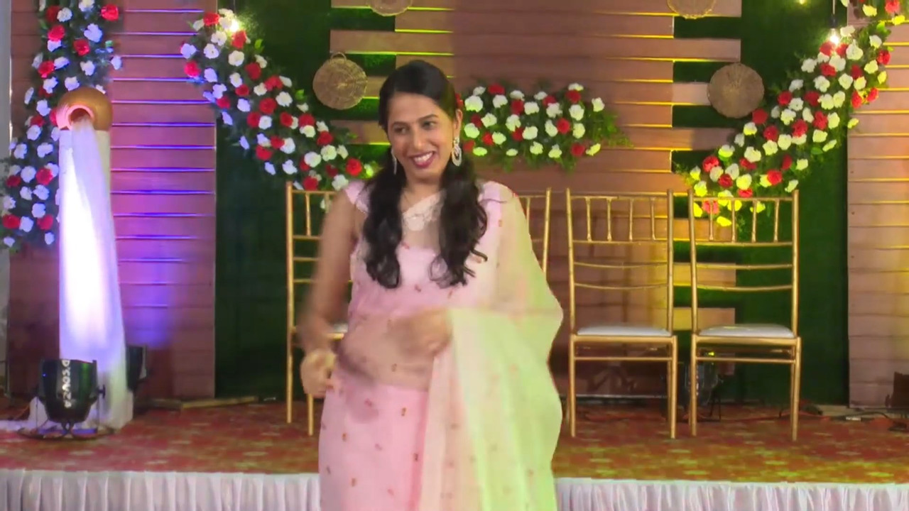 Cute mangalore chubby girl huge boobs and nipple pokie and other lady navel in saree.mp4_snapshot_02