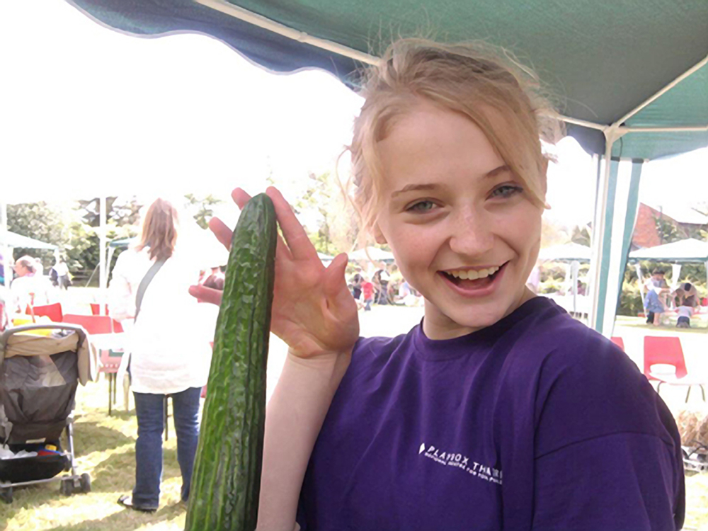 sophie turner and maisie williams in answer #2015945
