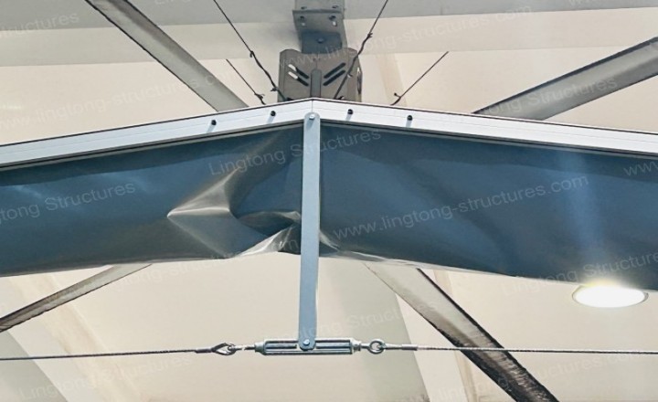 Retractable tent used as storefront awning