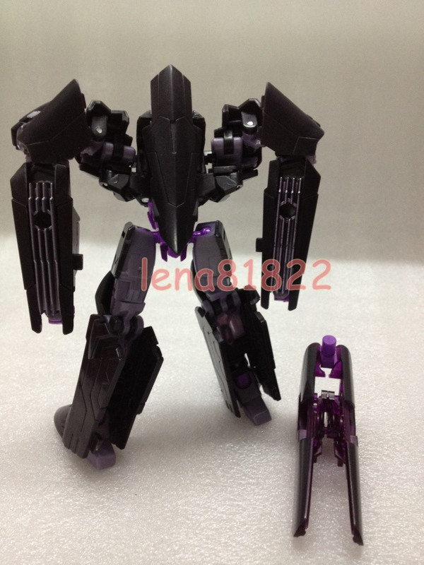 Transformers-Generations-Deluxe-Megatron-06_1373