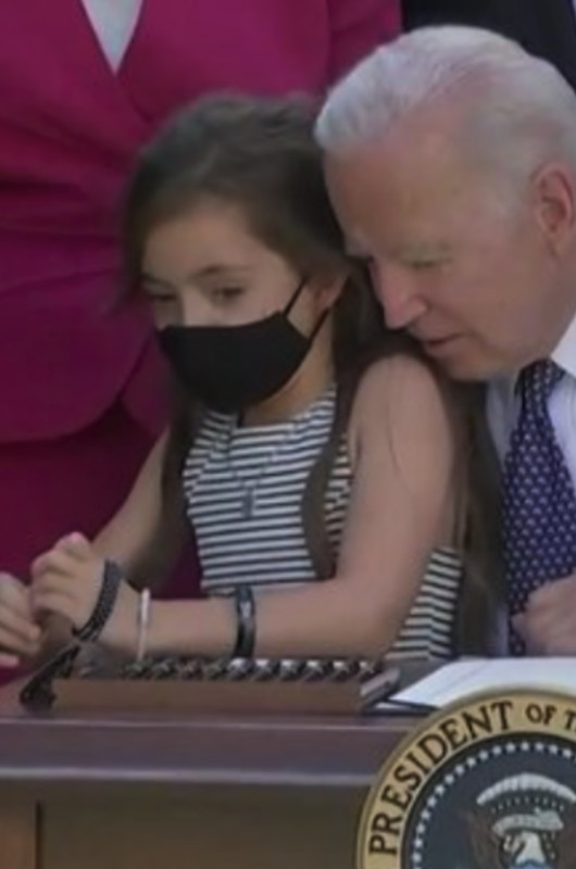 8C91D826-503A-4B79-B080-BBB72172BD9C