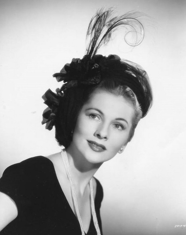 joan_fontaine_b41