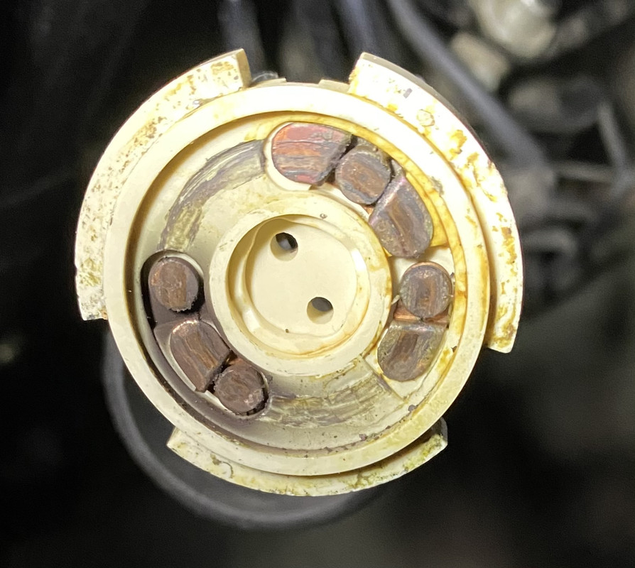 8BECF704-998F-4D95-BDA5-EBC1286C3444