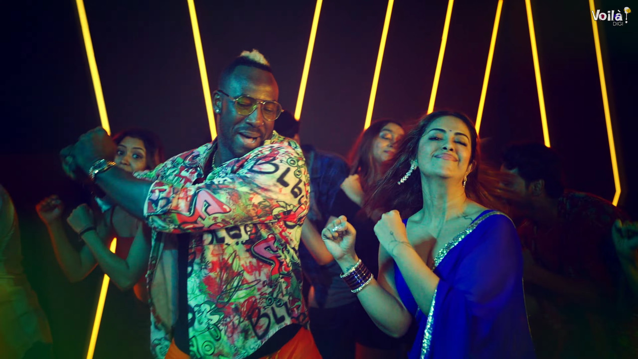 Avika Gor hot Sizzling Sexy Song Showing Big Boobs ,Cleavage,Deep Navel in Blue Saree.webm_snapshot_