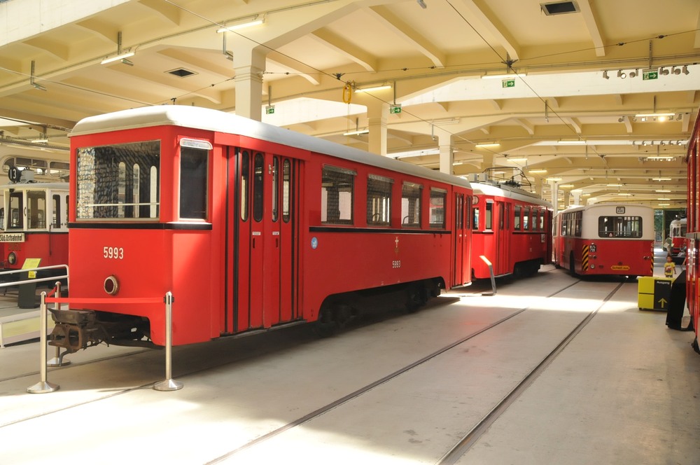 Tramvajski muzej u Beu 3L_Wien,_tramvajski_muzej,_n2_(5993)_Waggonfabrik_Enzesfeld___SGP_Werk_Simmering