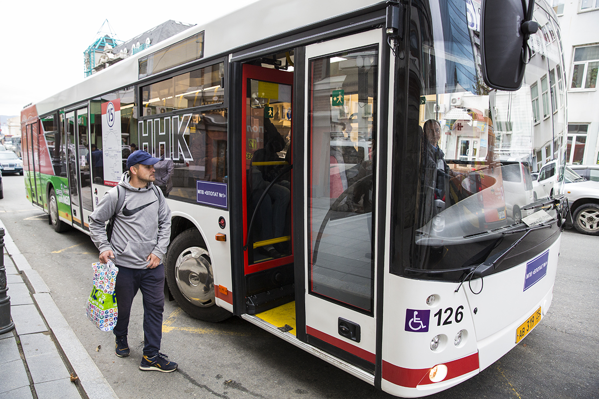 Маршрутка в россии. Новости владивостока автобус. Маршрутки владивосток. Работа автобус владивосток. Автобус 15 владивосток.