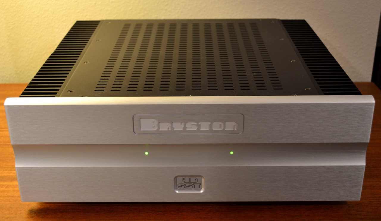 Bryston-4-B-SST-17-inch-Faceplate-2.jpg