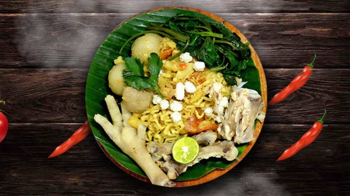 Satu porsi sajian Seblak Cobek Teh Ida, tempat makan siang enak di Bandung.