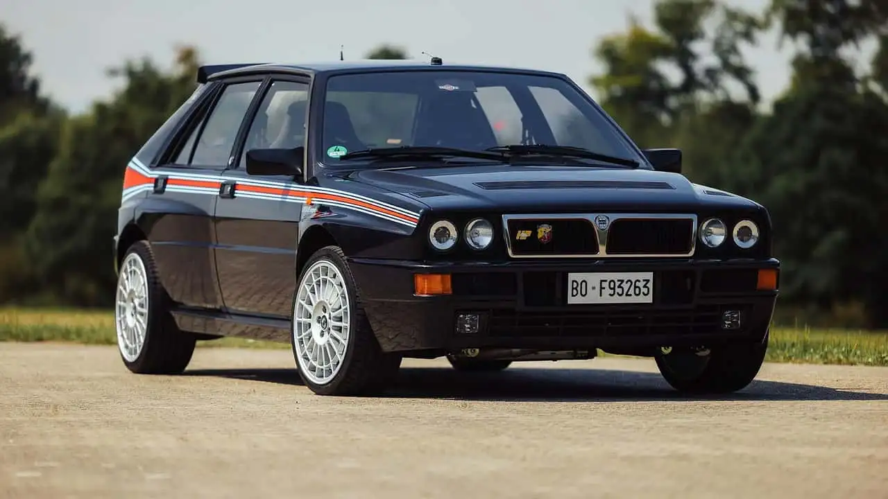 lancia-delta-hf-integrale-evo-martini-5-1992-nera-per-vasco-rossi.webp