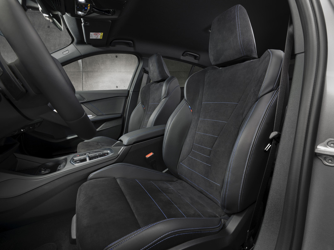 P90551958_highRes_the-all-new-bmw-1-se