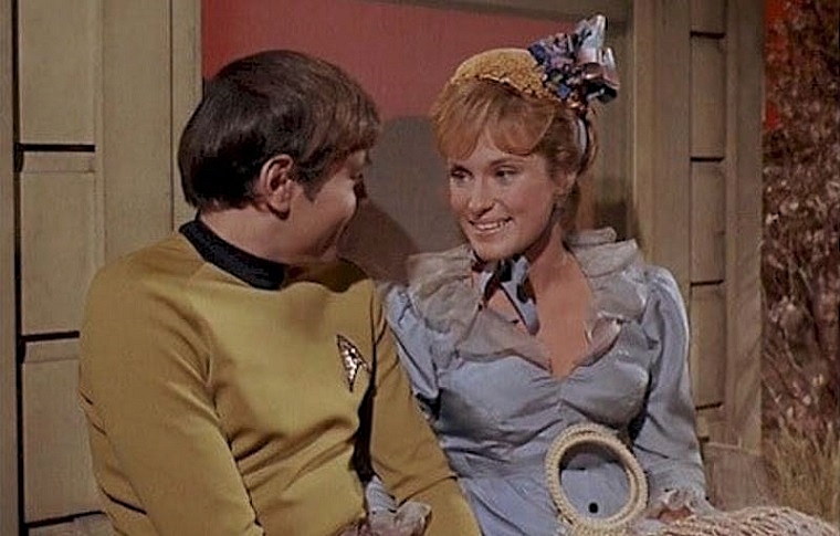 BONNIE-BEECHER-STAR-TREK-2-FOTOR.jpg
