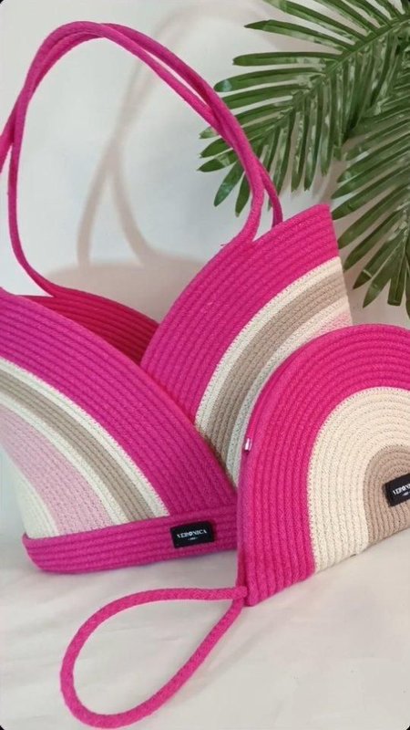bag-pink-straw.jpg
