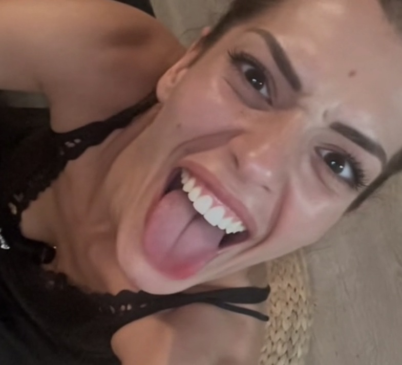 Alizee-grosse-pute-a-foutre.jpg