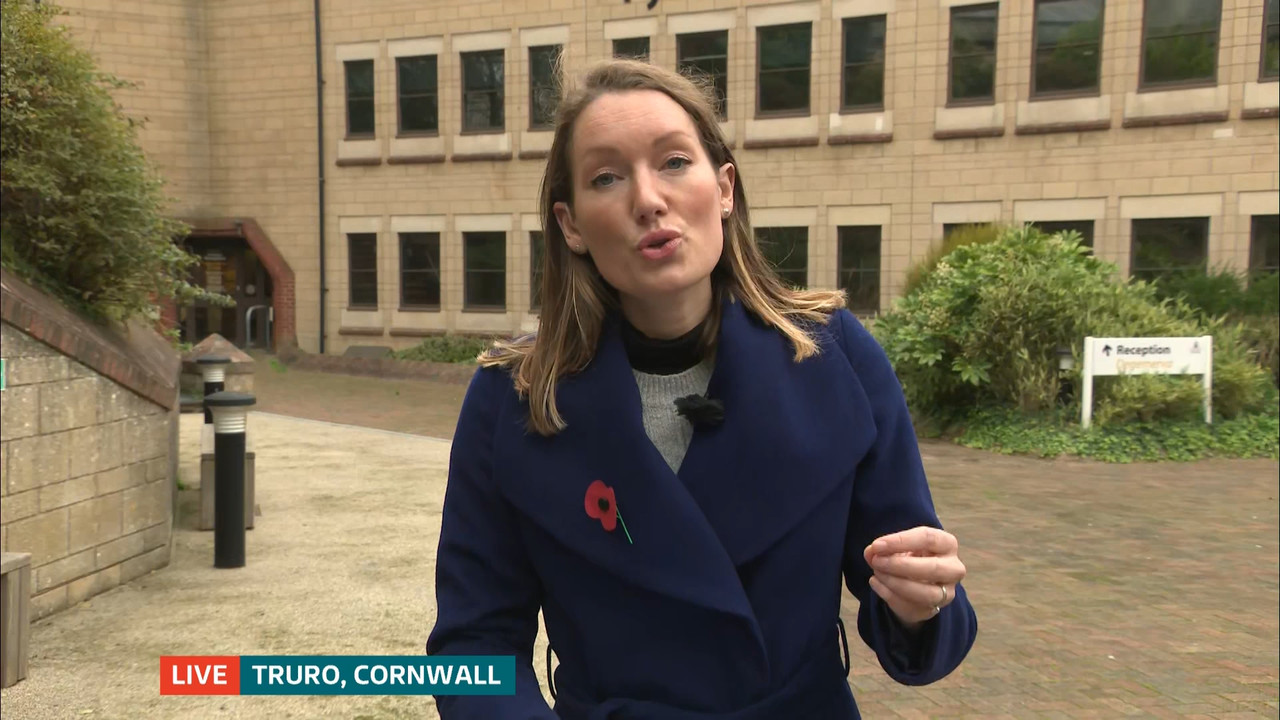 ITV Lunchtime News_20221031_13301355.ts_snapshot_13.22.486