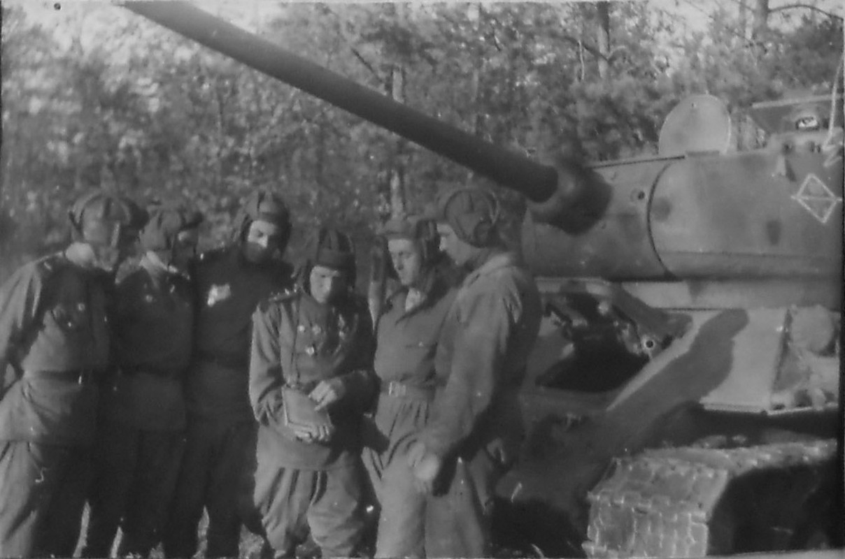 Боевой путь Первой гвардейской танковой армии и её герои Том 7  Поход  на  Берлин (6)