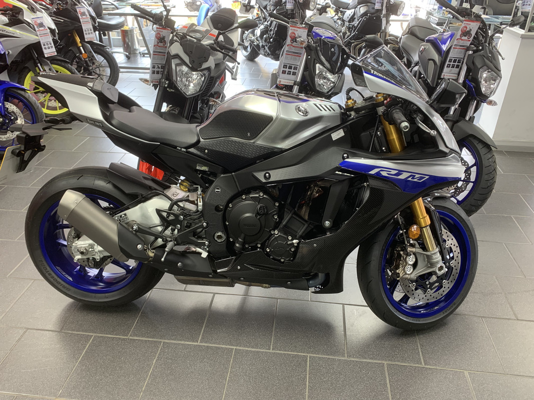 3C90160C-3081-47B6-A34E-DE71A1AF776C