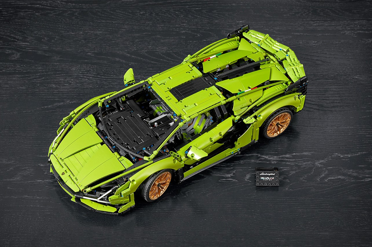 Lego_Technic_LamborghiniSian2
