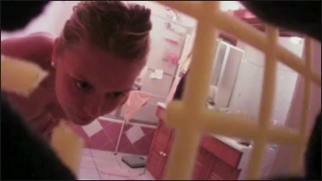 [Image: Voyeur13295140937.jpg]
