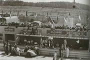 24 HEURES DU MANS YEAR BY YEAR PART ONE 1923-1969 - Page 19 49lm14-Delahaye-D6-S-Gerard-Godia-Sales-1