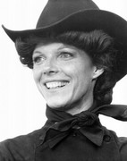 samantha-eggar-c36