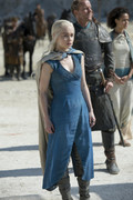 emilia-clarke-game-of-thrones-77