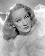 Marlene-Dietrich-d77