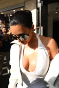 Kim-Kardashian-Cleavage-White-Paris38